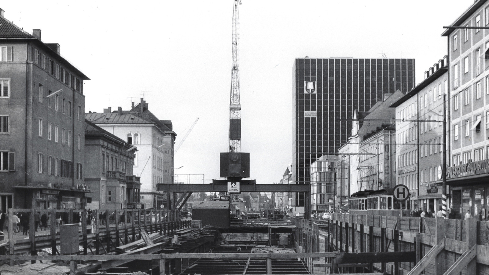 Leopoldstraße 1967 mit Blick in Richtung Münchner Freiheit